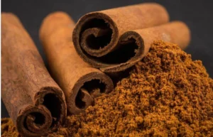 القرفة السحرية: 10 فوائد صحية تحول روتينك اليومي