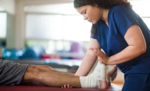 لماذا يُعد العلاج الطبيعي خيارك الأمثل لاستعادة العافية