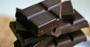 هل الشوكولاتة الداكنة مفيدة وصحية