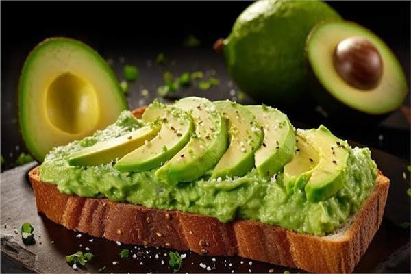 لماذا أصبحت الأفوكادو مشهورة في التغذية