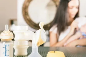 حليب الأم ليس تغذية فقط، بل علاج متعدد الفوائد