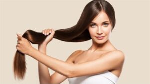 ماء البصل: السر الطبيعي لشعر كثيف وقوي 