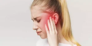 التهاب الأذن: أسبابه، أعراضه، وطرق علاجه والوقاية منه