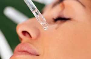 ما الذي يحققه السيروم لبشرتك؟ دليل للنتائج السريعة