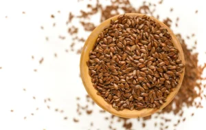 كل ما تحتاجين معرفته عن بذور الكتان لشعر صحي وجميل