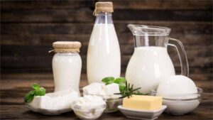 اكتشفي قوة الحليب: دعم العظام، البشرة، والحيوية اليومية