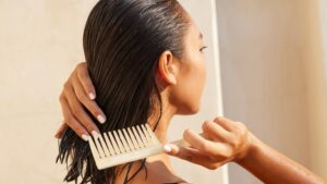 روتين العناية بالشعر سرّ الخصل القوية واللامعة يوميًا