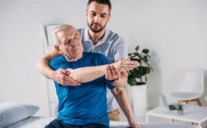 لماذا يُعد العلاج الطبيعي خيارك الأمثل لاستعادة العافية