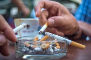 التدخين: السم البطيء الذي يهاجم كل خلية في جسدك