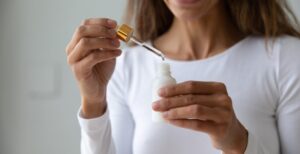 لماذا يظهر حب الشباب؟ 4 أسباب رئيسية وطرق علاجها الفعالة