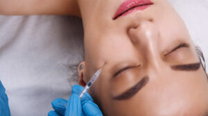 ما تحققه إبرة النضارة للوجه: نضارة طبيعية بدون جراحة