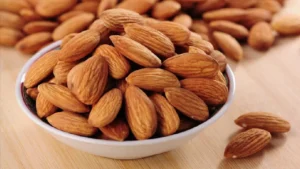 اللوز كنز غذائي للصحة والجمال اليومي