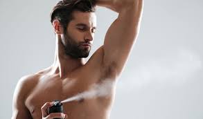 مزيلات العرق التجارية: حقيقة الأضرار أم شائعات مبالغ فيها؟ دليل علمي شامل