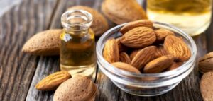 زيت اللوز الحلو اللمسة الذهبية لجمال البشرة والشعر