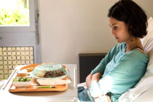 فقدان الشهية عند النساء: 5 أسباب + علاج طبيعي في 3 أيام