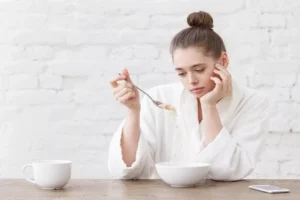 فقدان الشهية عند النساء: 5 أسباب + علاج طبيعي في 3 أيام