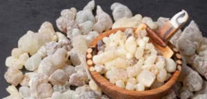 اللبان الذكر للنساء: 8 فوائد تجميلية + علاجية تُشفي الهرمونات والبشرة في أسبوع