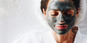 بشرة صافية في 14 يوم: نظام غذائي يطرد حب الشباب