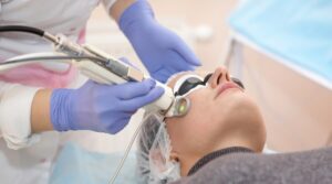 علاج البشرة بالليزر: 5 مشاكل يُزيلها في 3 جلسات