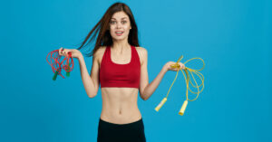 نحافة مفرطة رغم الأكل الدسم؟ 6 أسباب هرمونية + نقص غذائي تُصيب النساء