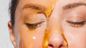 The best honey mixtures for hair and skin care