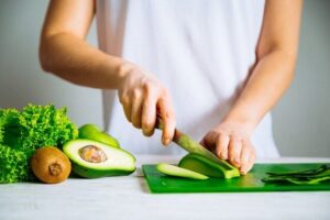 Best foods and herbs to promote fluid drainage