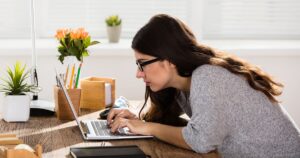 Best foods and herbs to promote fluid drainage